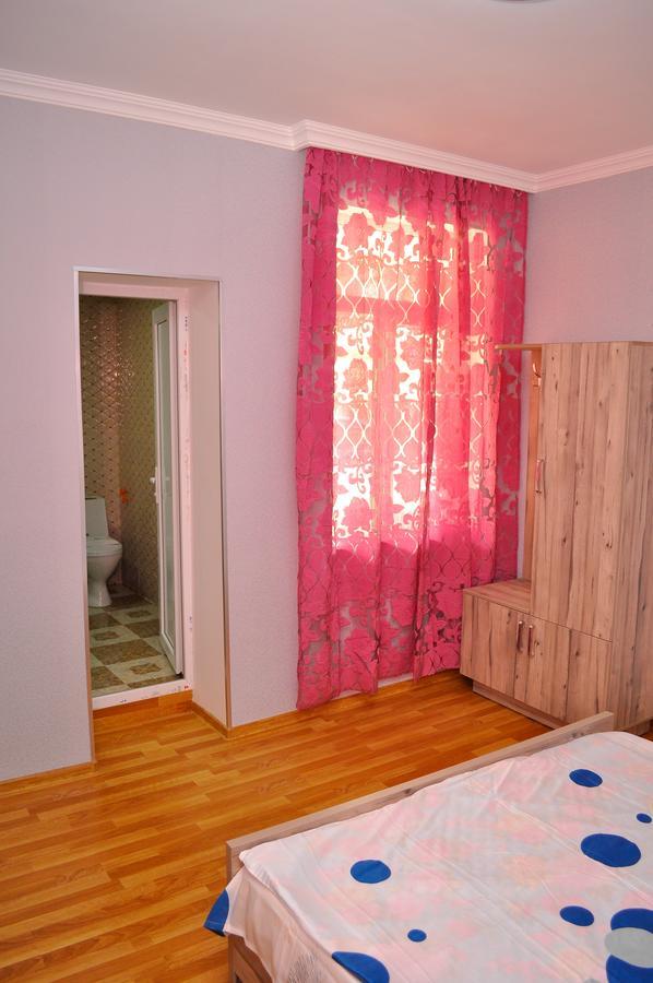 Sofia Guest House Koutaïssi Extérieur photo